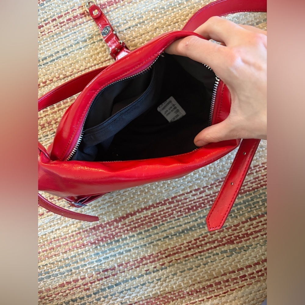 NWOT PRINCESS POLLY “Anatolius Shoulder Bag” in red! - Picture 6 of 7